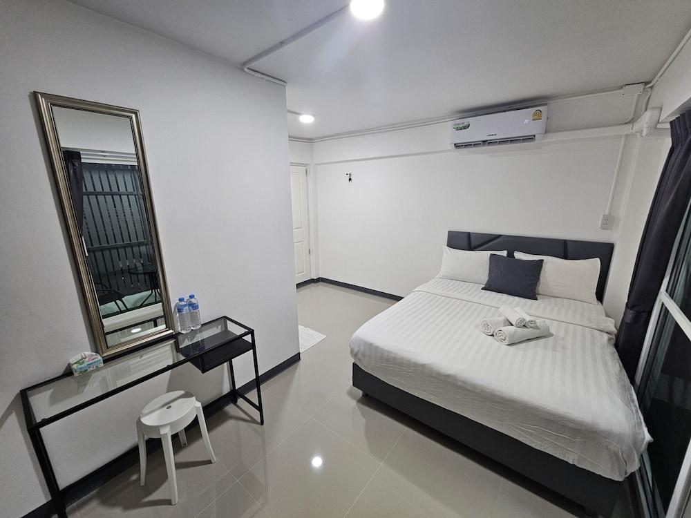 Loft 21 Apartment Romklao
