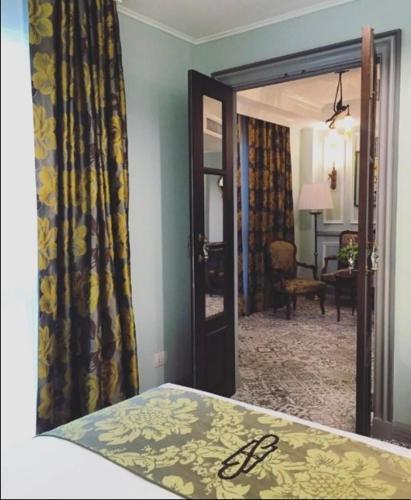 Sara's Hotel Room Type - Suite