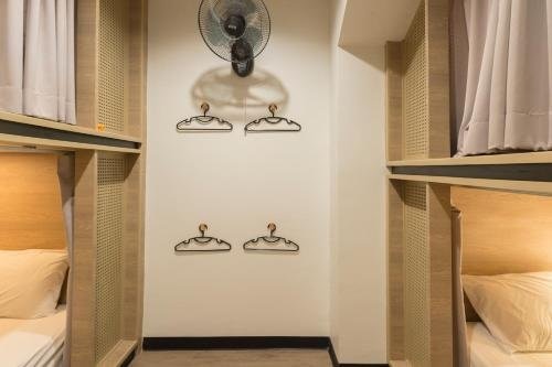 T Hostel at Victory Monument - Tap to explore photos