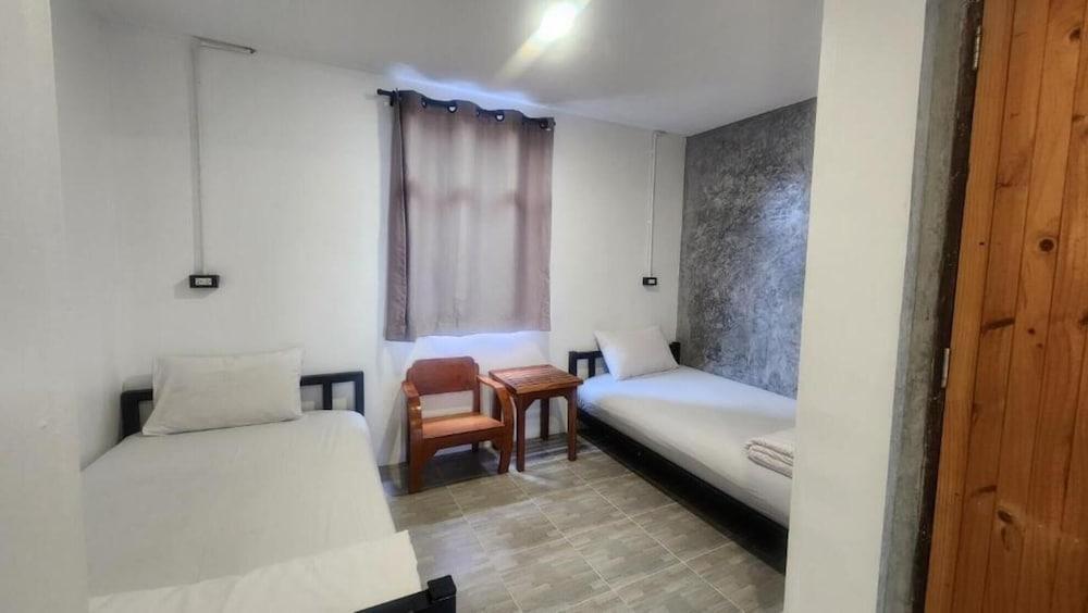Us Hostel Samui Room Type - Twin Room, Private Bathroom