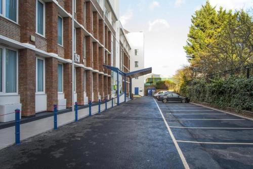 Best Western Plus Vauxhall Hotel - Tap to explore photos
