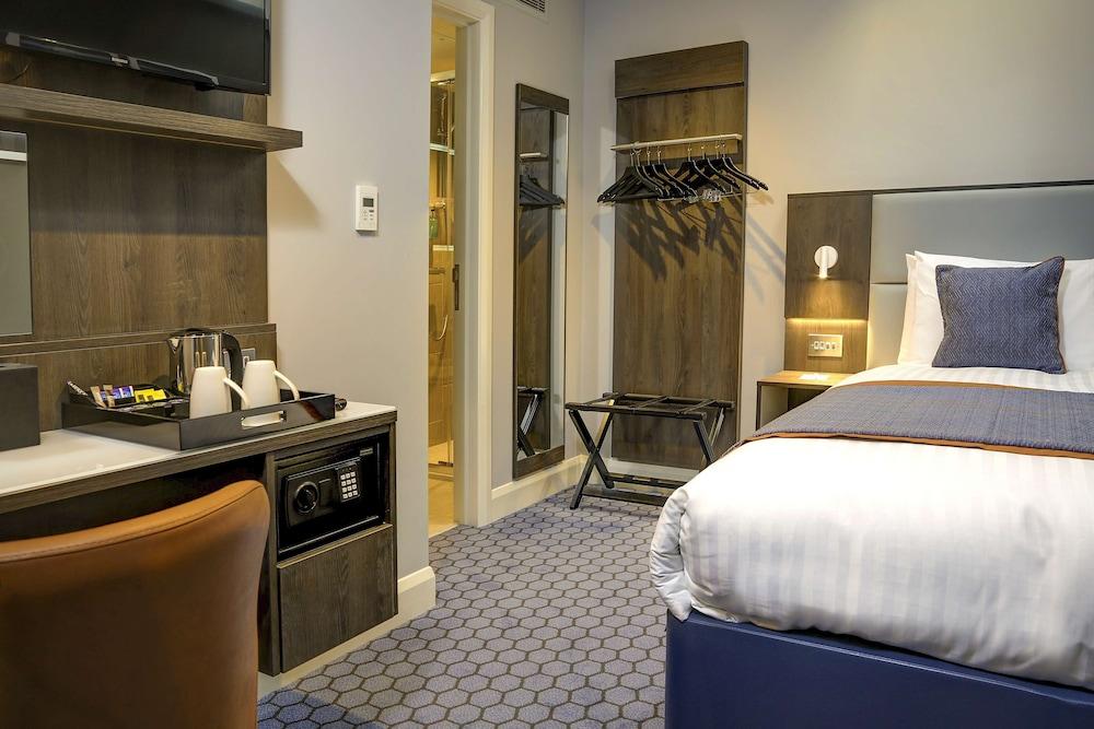 Best Western Plus Vauxhall Hotel Room Type - Standard Room, 1 Double Bed, Accessible, Non Smoking