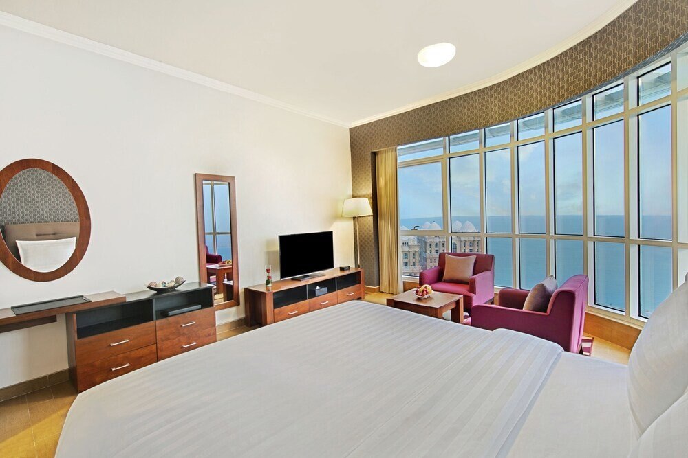 The Curve Hotel Room Type - Executive Studio