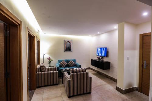Khuttar Apartment - Tap to explore photos