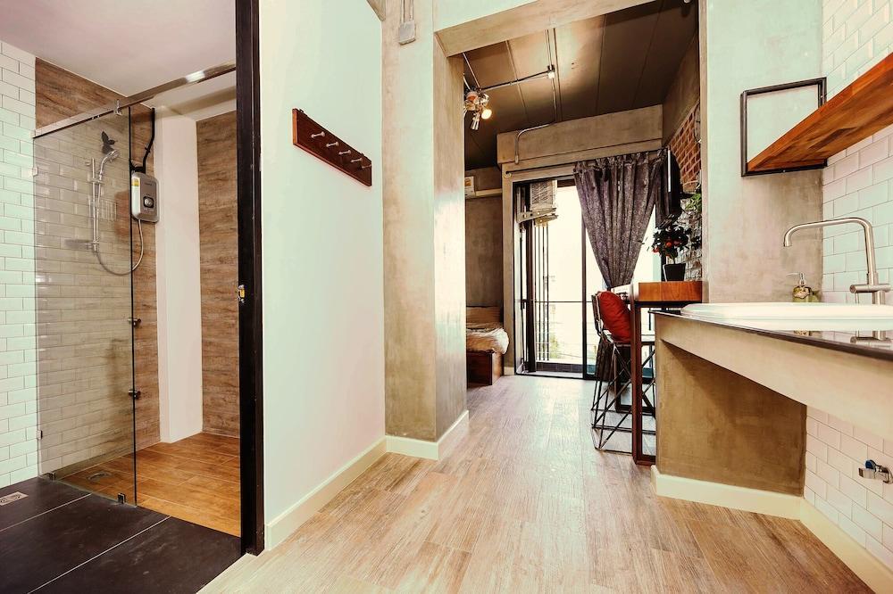 Rent V38 Room Type - Standard Studio