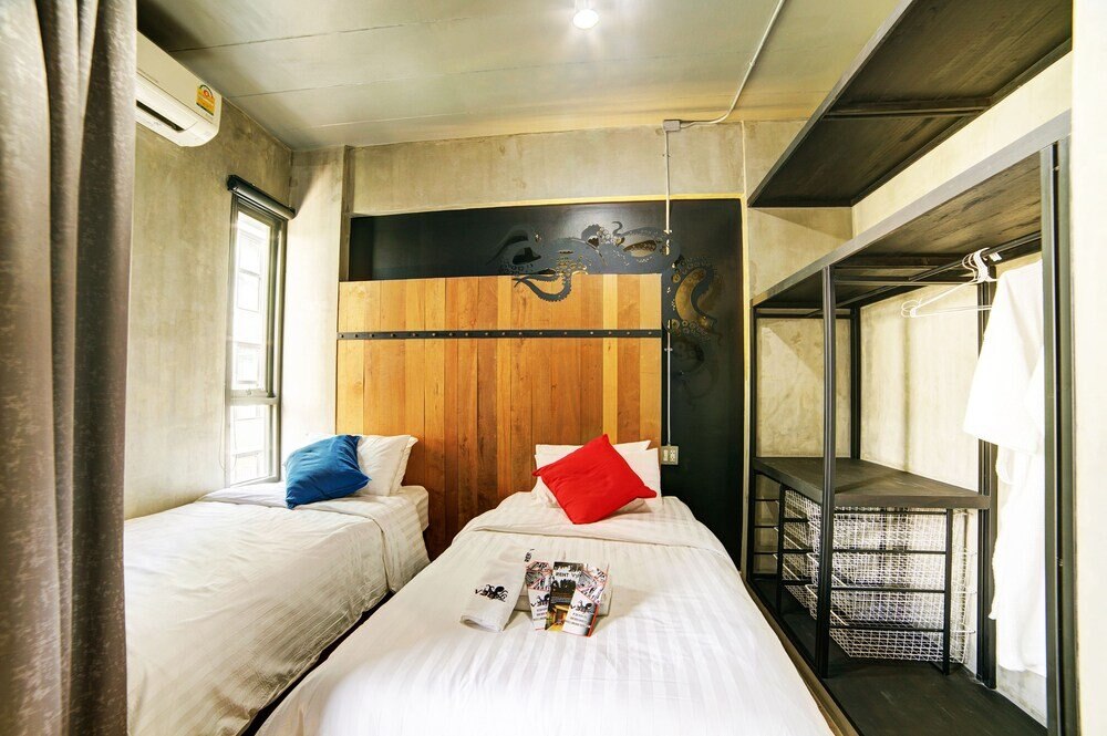Rent V38 Room Type - Design Twin Room, Balcony, City View