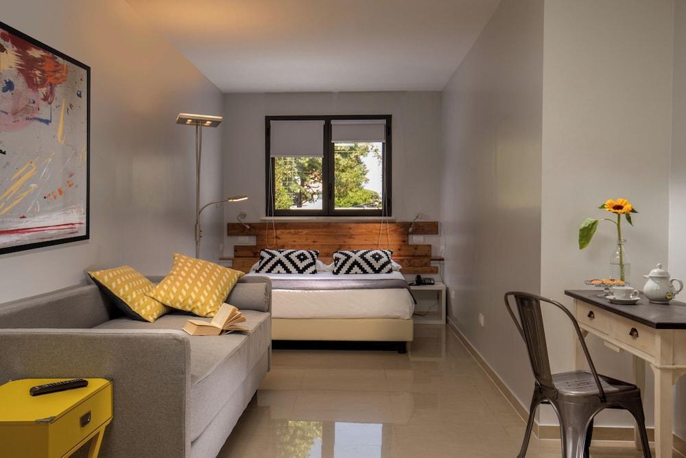 Urban Garden Hotel Room Type - Quadruple Room