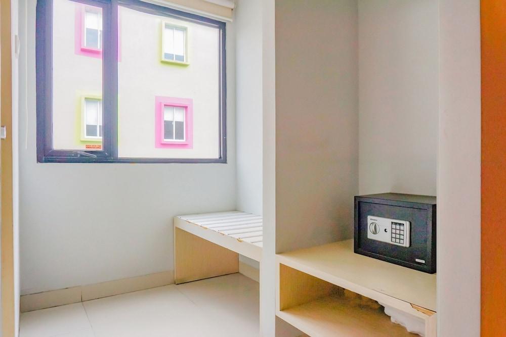 Collection O Hotel Antara Room Type - Deluxe Double Room