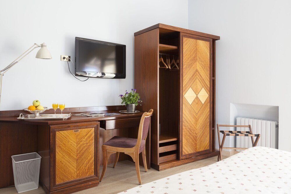 Cacciani Hotel Room Type - Triple Room Cacciani Hotel Room Type - Triple Room