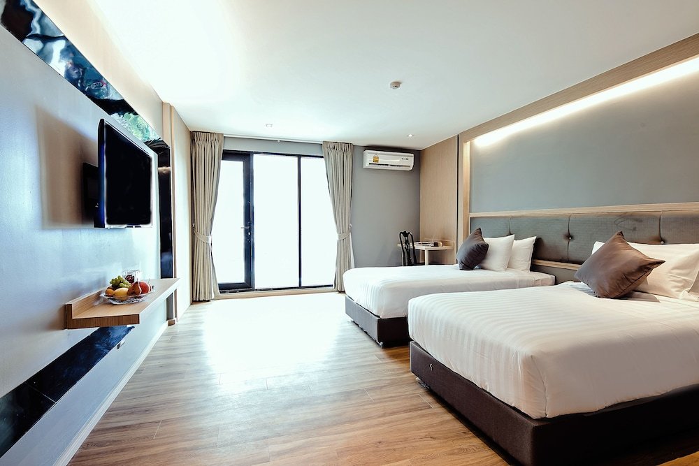 Three Sukhumvit Hotel Room Type - Superior Twin Room