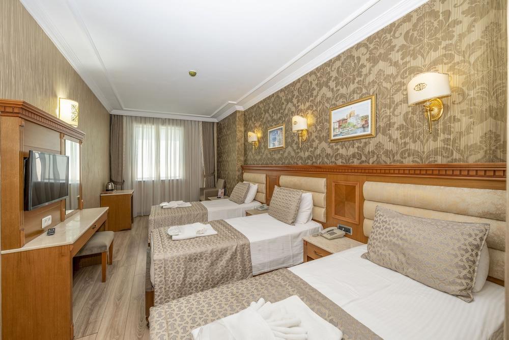 Dalan Hotel Room Type - Standard Triple Room
