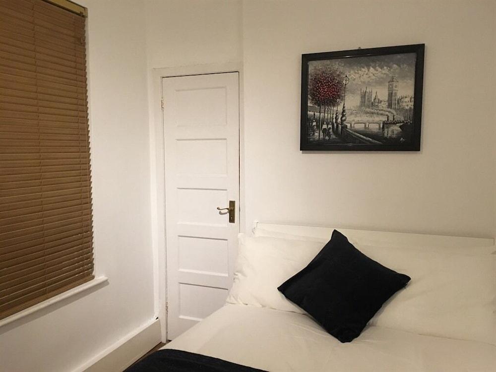 Marble Apartments Room Type - Superior Apartment, Ensuite, Garden View (One Bedroom)