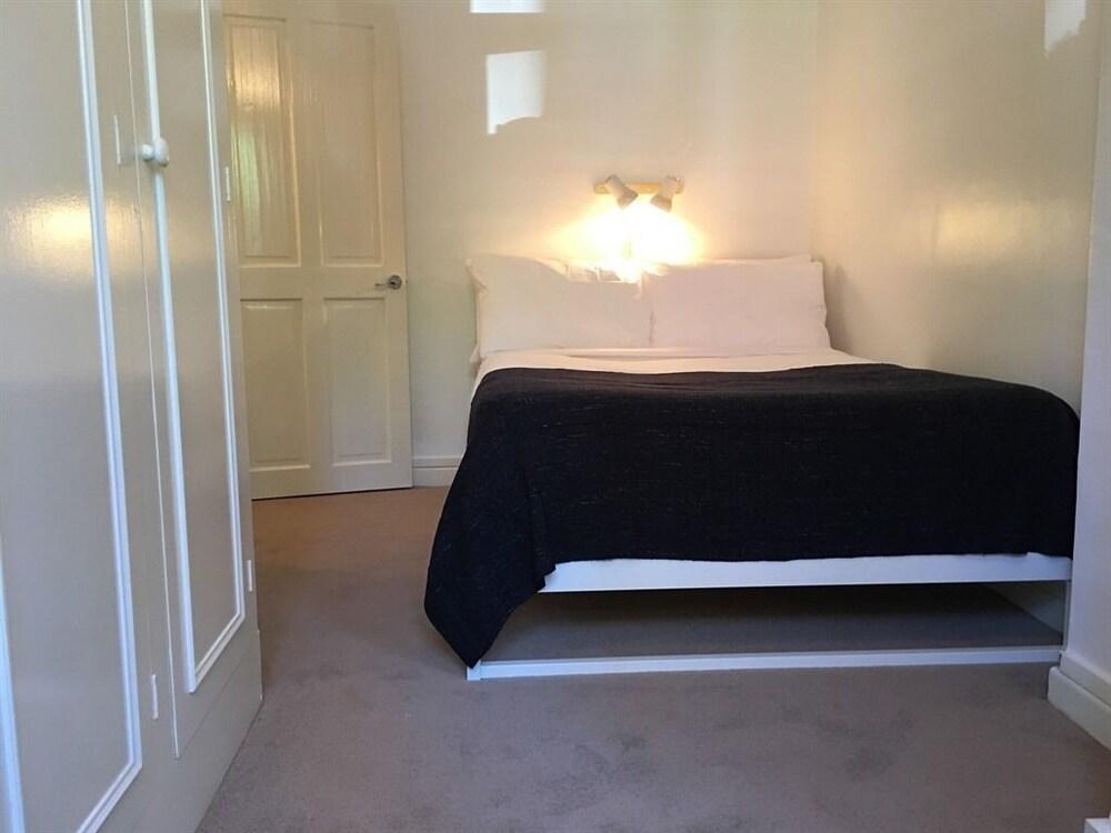 Marble Apartments Room Type - Apartment, Private Bathroom (One Bedroom)