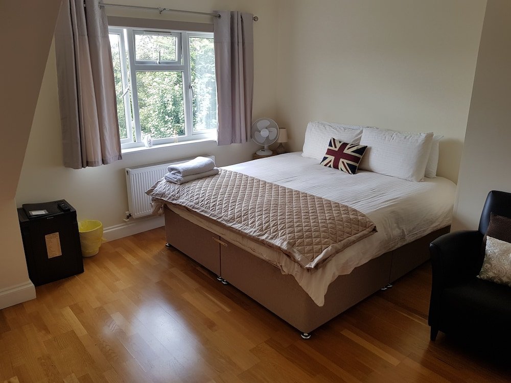 Kathleen House Room Type - Deluxe Double Room, Shared Bathroom, Garden View