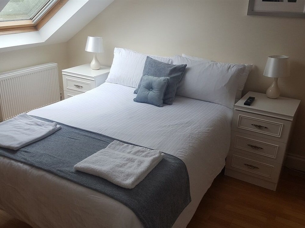 Kathleen House Room Type - Double Room, Shared Bathroom (Attic)