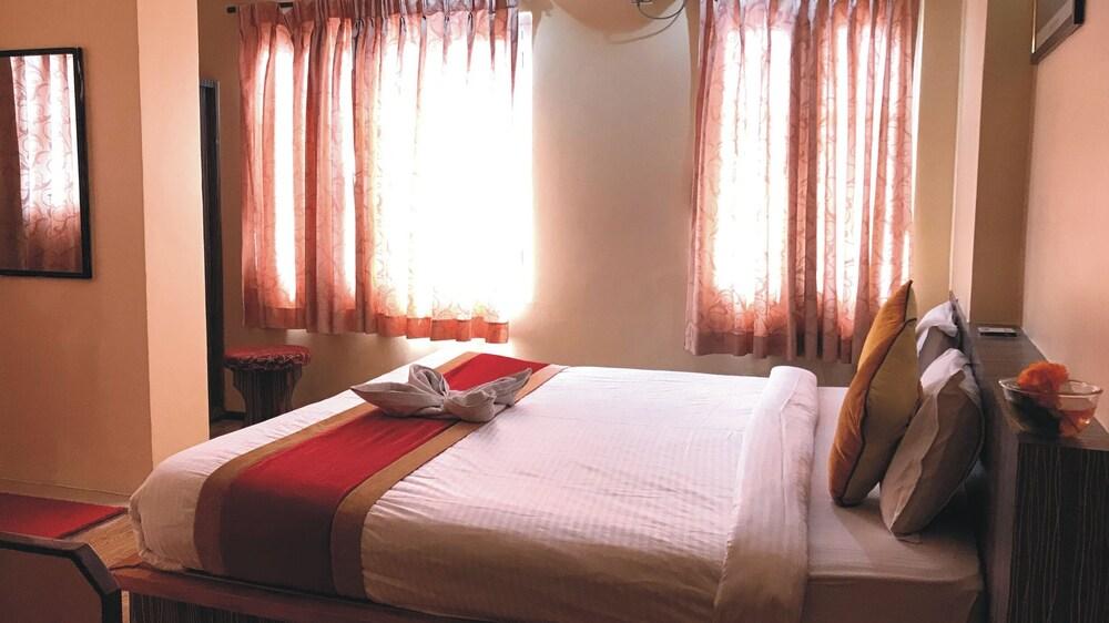 Hotel Shivam Plaza Room Type - Standard Room, 1 Bedroom