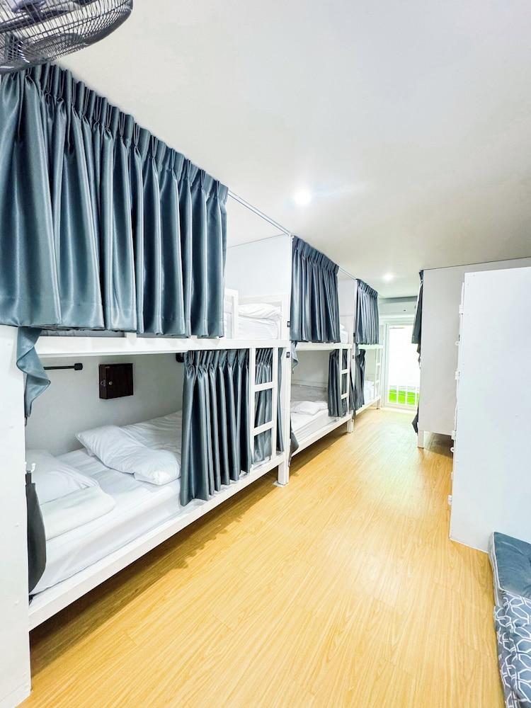 Diff Hostel Room Type - Basic Shared Dormitory, Mixed Dorm, Non Smoking, Tower