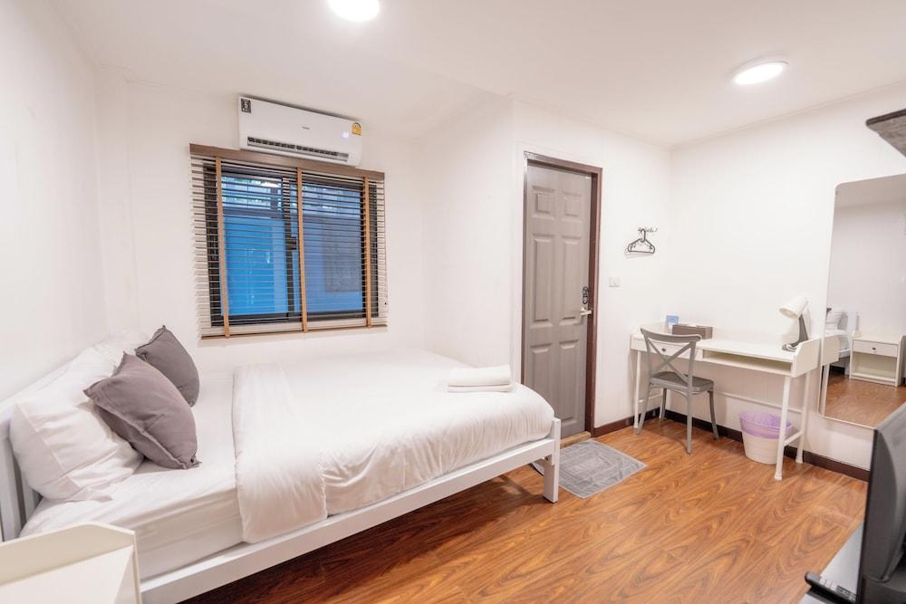 Diff Hostel Room Type - Superior Double Room, Non Smoking, Private Bathroom