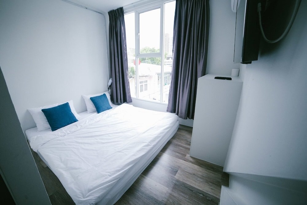 Diff Hostel Room Type - Private Double Room with Private Bathroom