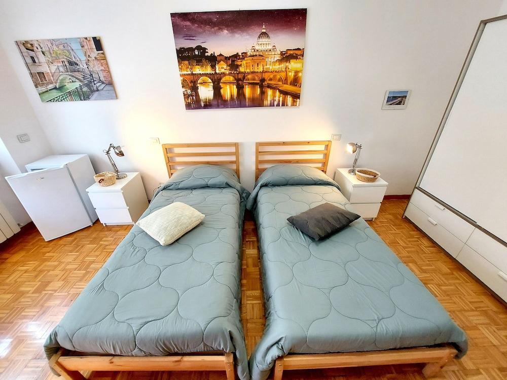 Emilio's Home Room Type - Apartment