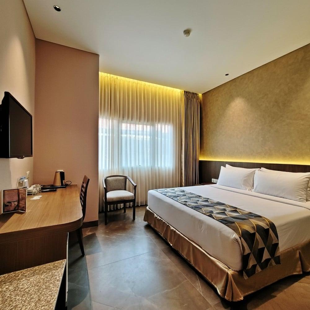 Classic Hotel Room Type - Superior Double Room