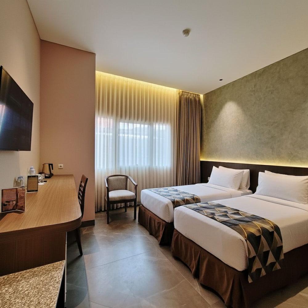 Classic Hotel Room Type - Superior Twin Room
