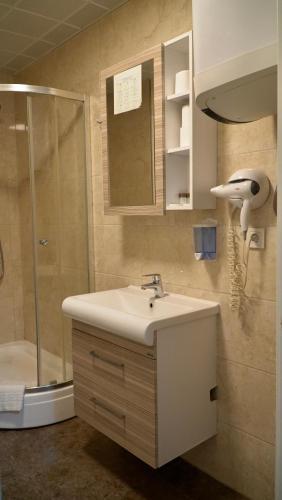 Skyport Istanbul Room Type - Deluxe Quadruple Room