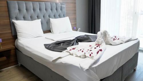 Skyport Istanbul Room Type - Deluxe Triple Room Skyport Istanbul Room Type - Deluxe Triple Room