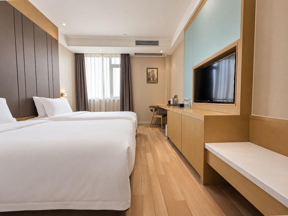 SHANGHAI-DECO Hotel Room Type - Standard Twin Bed