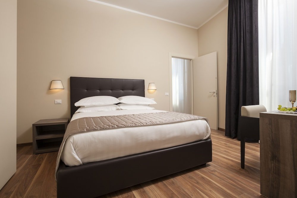 Window on Rome Room Type - Suite