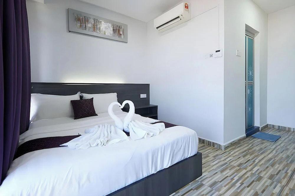 Fast Hotel Idaman Near To IIUM KL Room Type - Deluxe Room