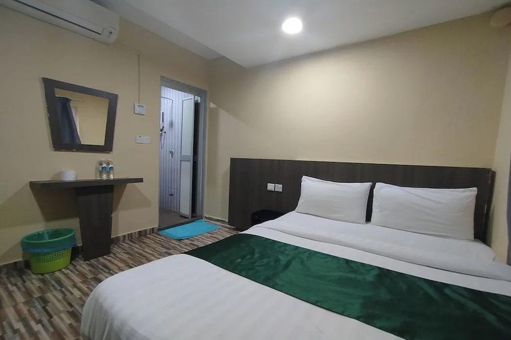 Fast Hotel Idaman Near To IIUM KL Room Type - Standard Room with Window