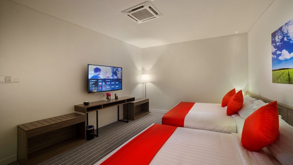 Riccarton Capsule Hotel - Tap to explore photos