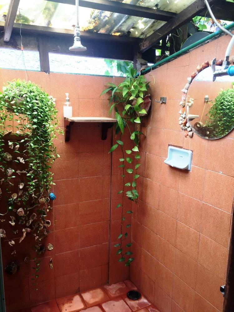 Shanti Lodge Bangkok Room Type - Traditional AC Twin