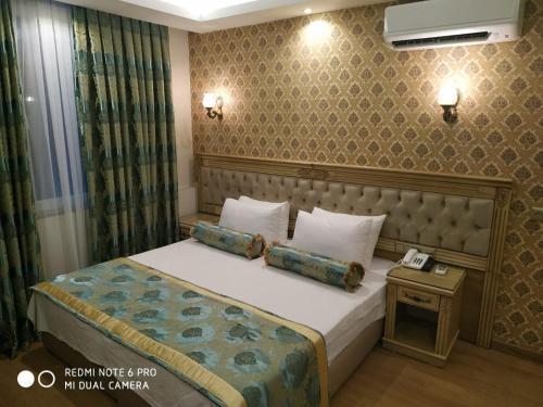 Apple Tree Hotel Room Type - Double Room with Blue Mosque View