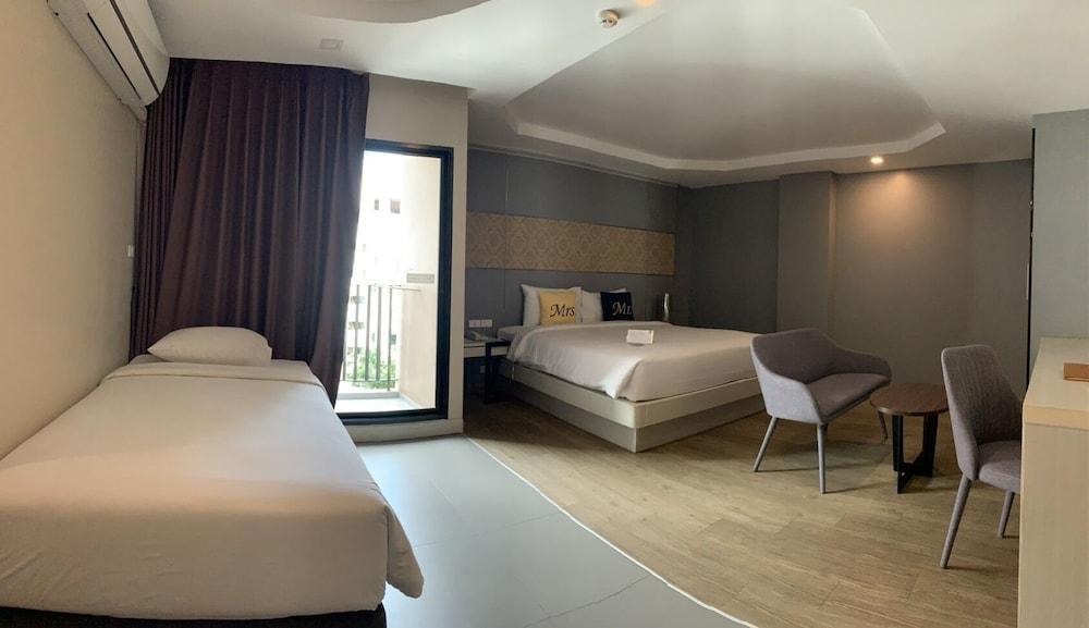 Lawinta Hotel Pattaya - Tap to explore photos