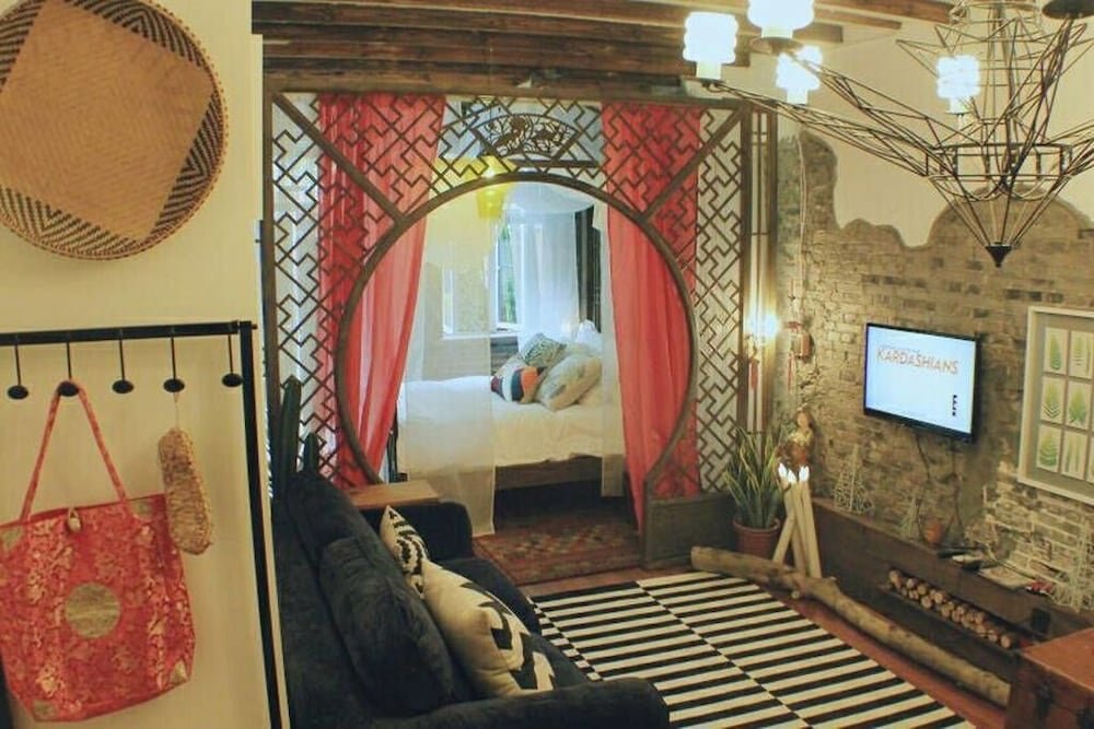 JY Distributed Theme Hotel Apartment - Tap to explore photos