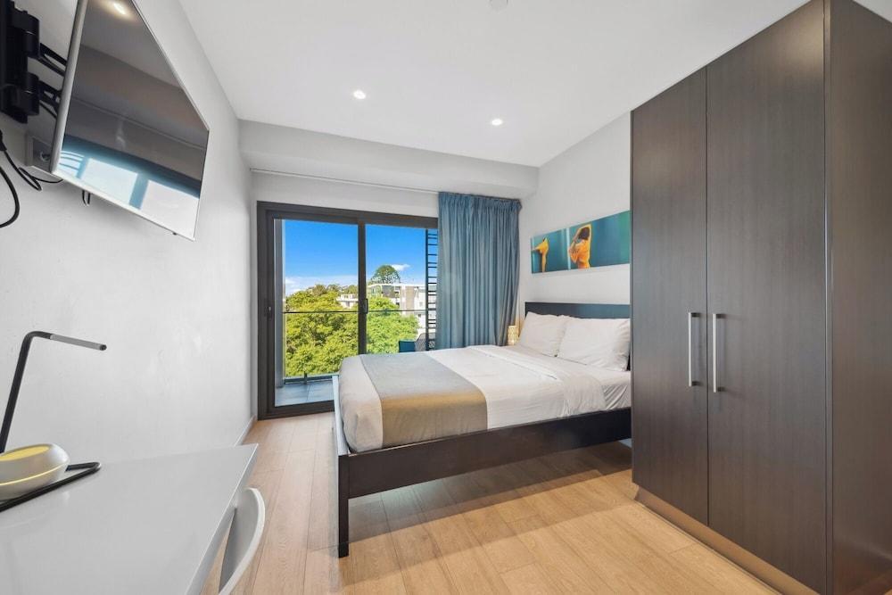 Studio 8 Residences - Adults Only Room Type - Deluxe Queen Studio with balcony