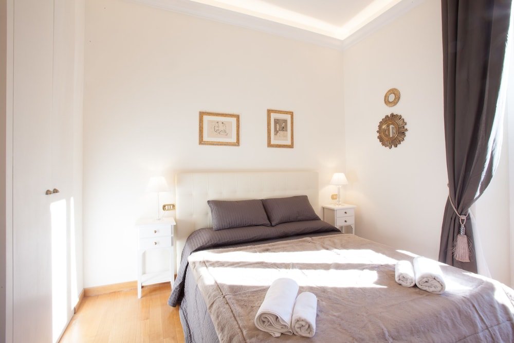 Innsiderome - Tap to explore photos