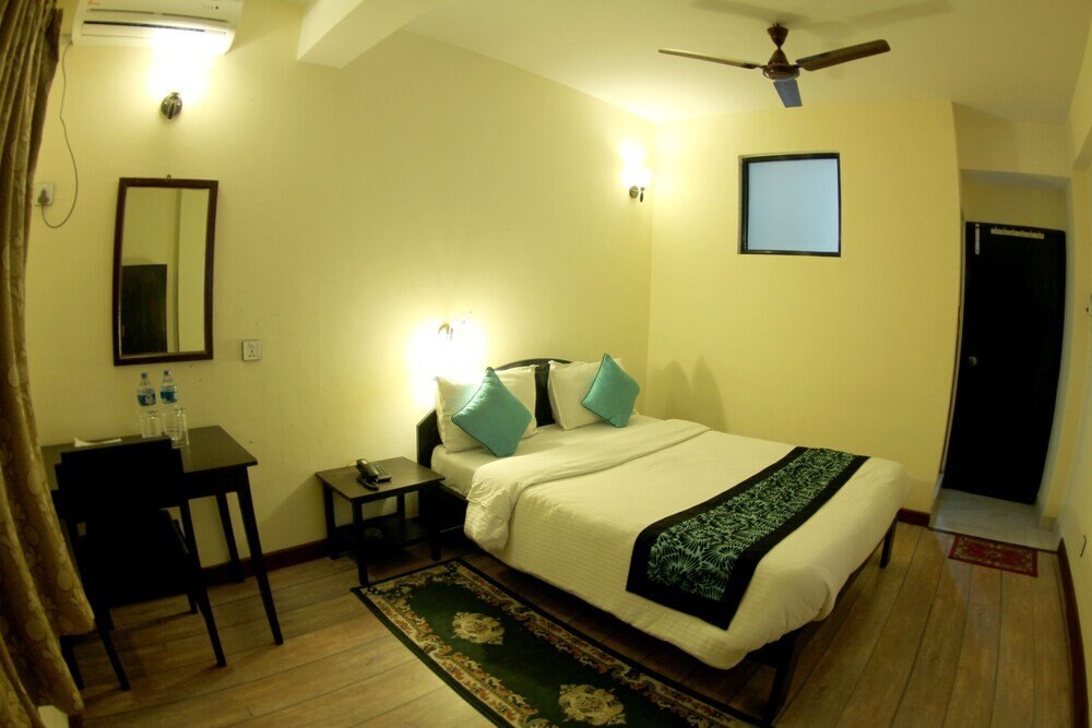 Bag Packer's Lodge Room Type - Deluxe Double or Twin Room