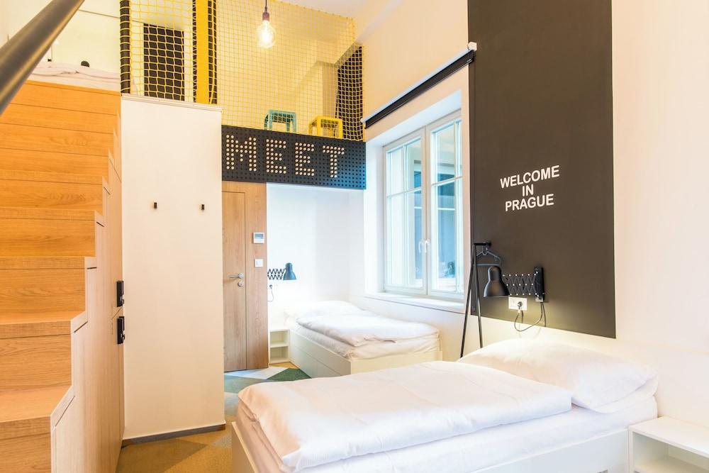 MeetMe23 - Hotel Room Type - Family Quadruple Room