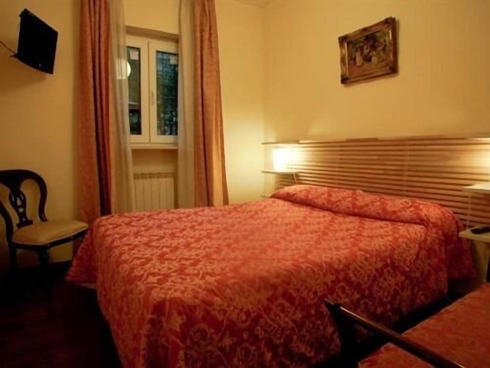 Villa Wilson Room Type - Quadruple Room, Ensuite, Garden View Villa Wilson Room Type - Quadruple Room, Ensuite, Garden View