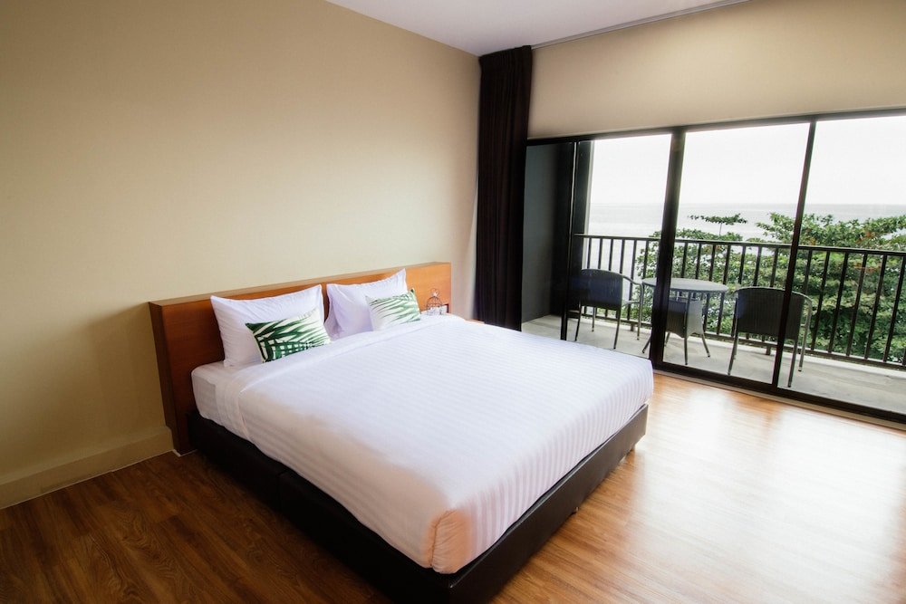 The Pat Hotel Room Type - Deluxe Double or Twin Room with Sea View