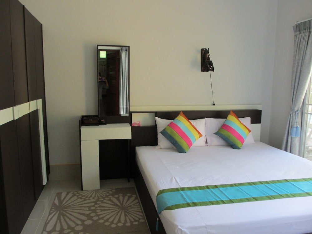 Real Relax Resort & Beauty Massage - Tap to explore photos