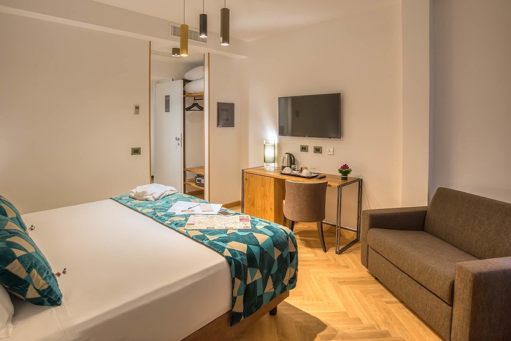 Navona Essence Hotel Room Type - Triple Room