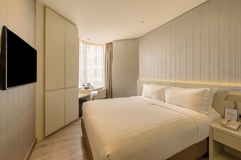Ashley Wahid Hasyim Jakarta Room Type - Superior Room, 1 Queen Bed