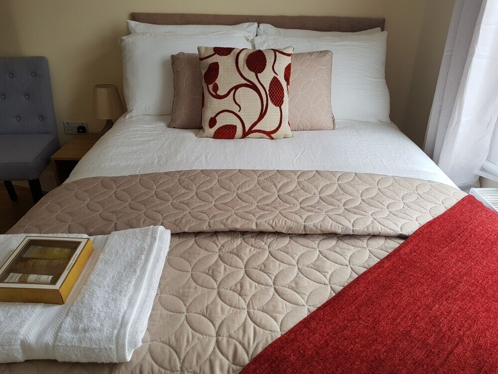 Kathleen House Plus Room Type - Premium Double Room, Ensuite, Garden View (Room 3)