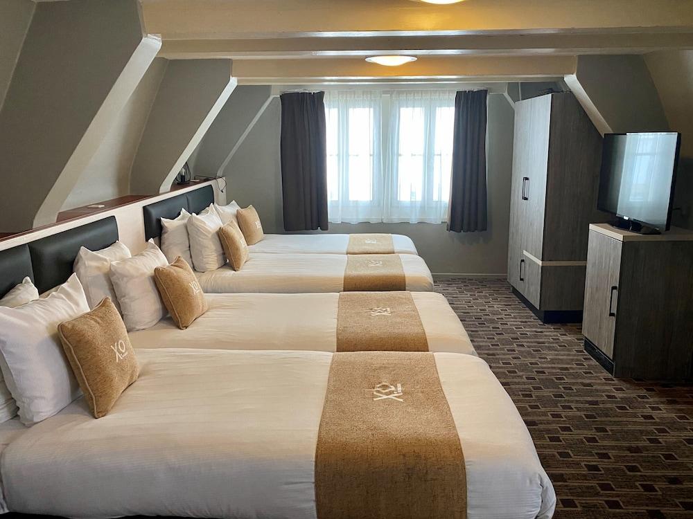 XO Hotels City Centre Room Type - Standard Quadruple Room, Multiple Beds