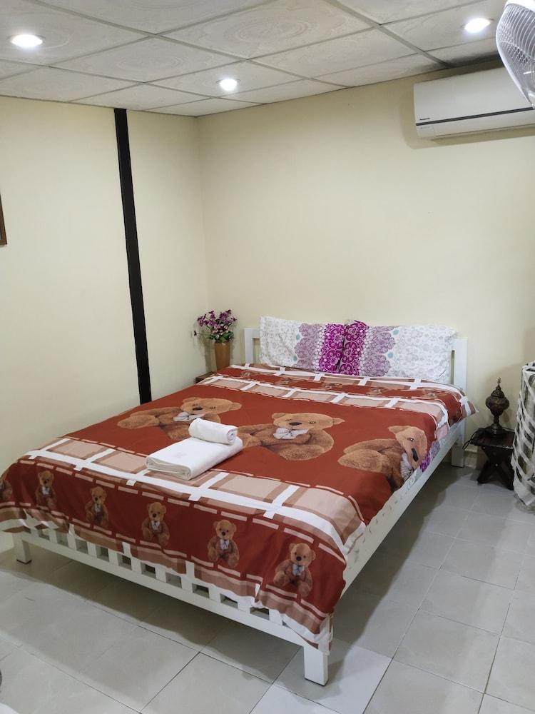 Ban Kru Ae Homestay Room Type - Queen Room (B1)
