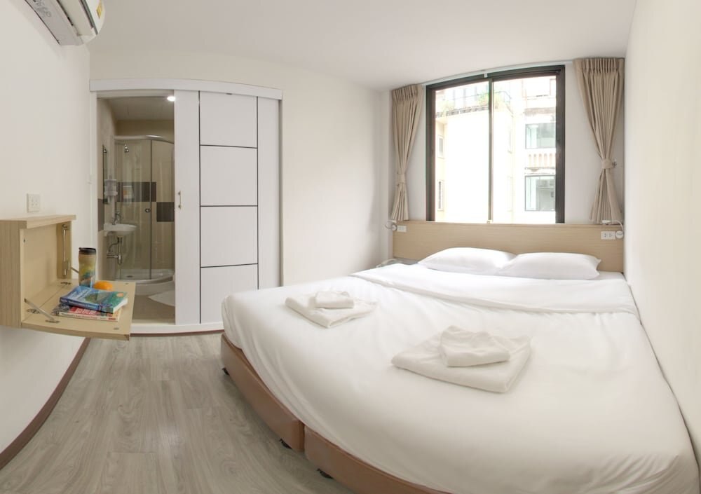 Le Bonheur Poshtel - Hostel Room Type - Economy Twin Room, 1 King Bed